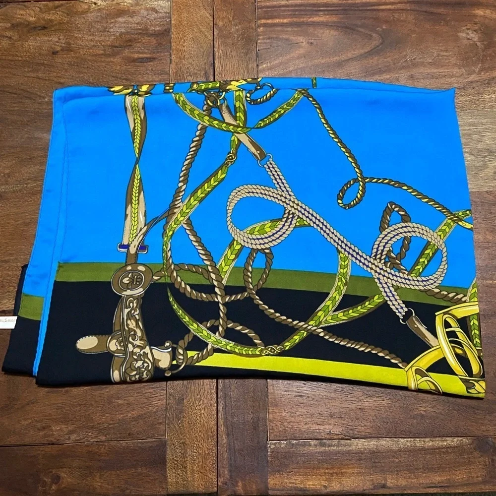 Collectioneighteen scarf - Picture 10 of 10